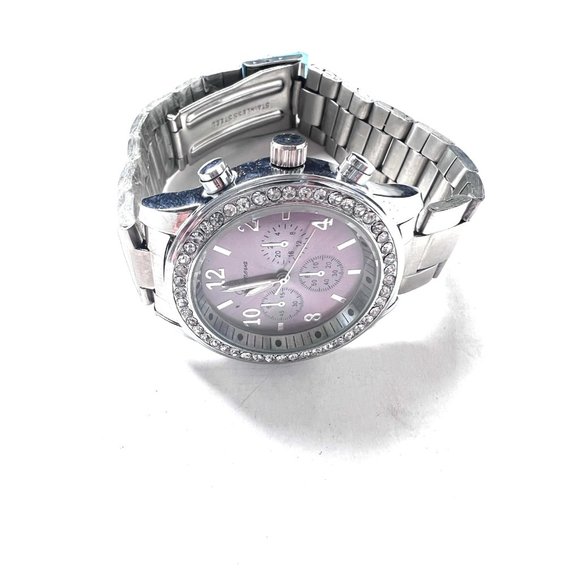 GENEVA SILVER Color Fashion watch with shiny crystal. US SHIP - Picture 1 of 3